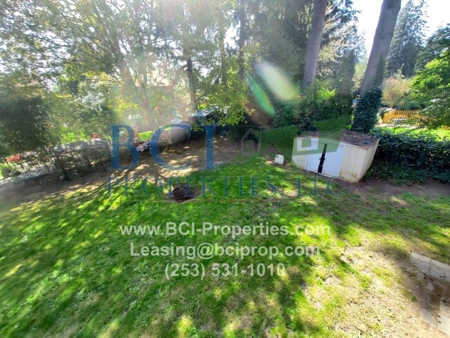 Building Photo - Beautiful 4 Bedroom/ 3 Bath Home close to Sunnyside Beach Park/ JBLM/ Fort Steilacoom!