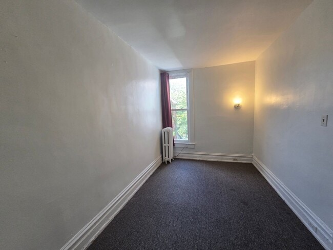 Building Photo - move in ready 3 bedroom 1 bath