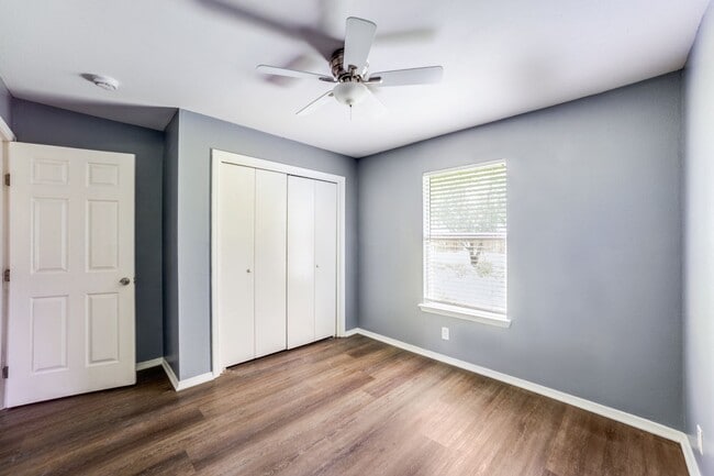 Building Photo - CHARMING HOME IN LOMA TERRACE