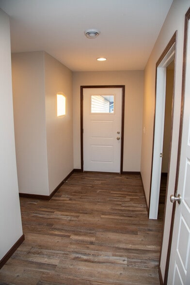 Building Photo - 2177 Cheyenne Way