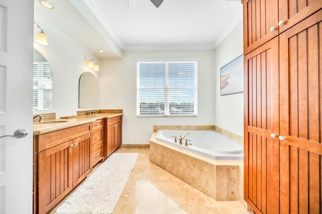 Building Photo - 138 Marine Way