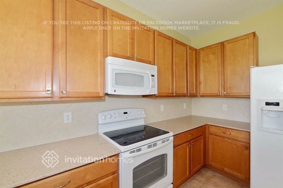 Building Photo - 3840 Stornoway Dr