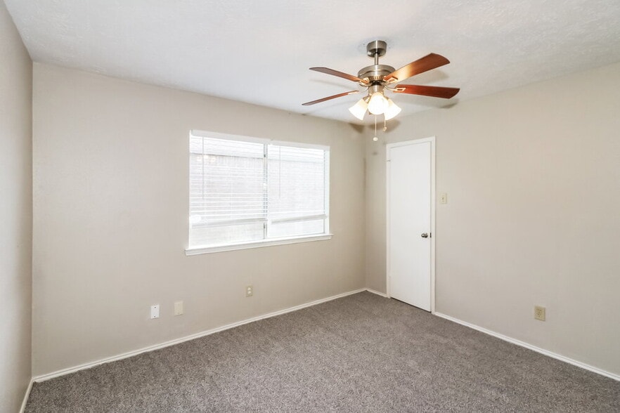 Building Photo - 7406 San Simeon Dr