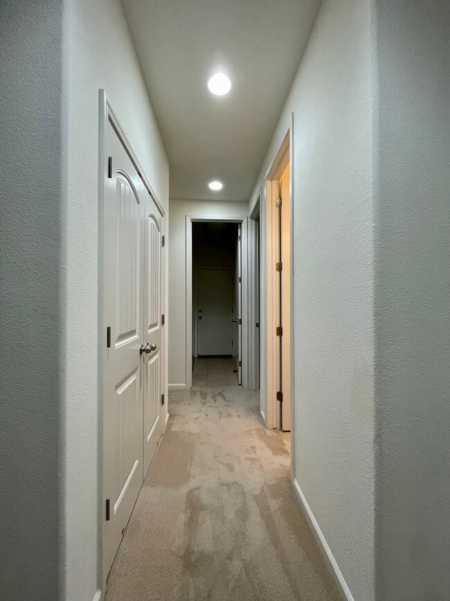 Building Photo - 366 Rock Creek Cir