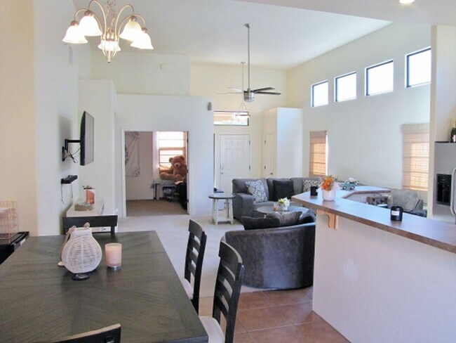 Building Photo - 3BR/2BA/2CG, 1518 sq.ft. home in Legends at Valiente centrally located in Sierra Vista, AZ