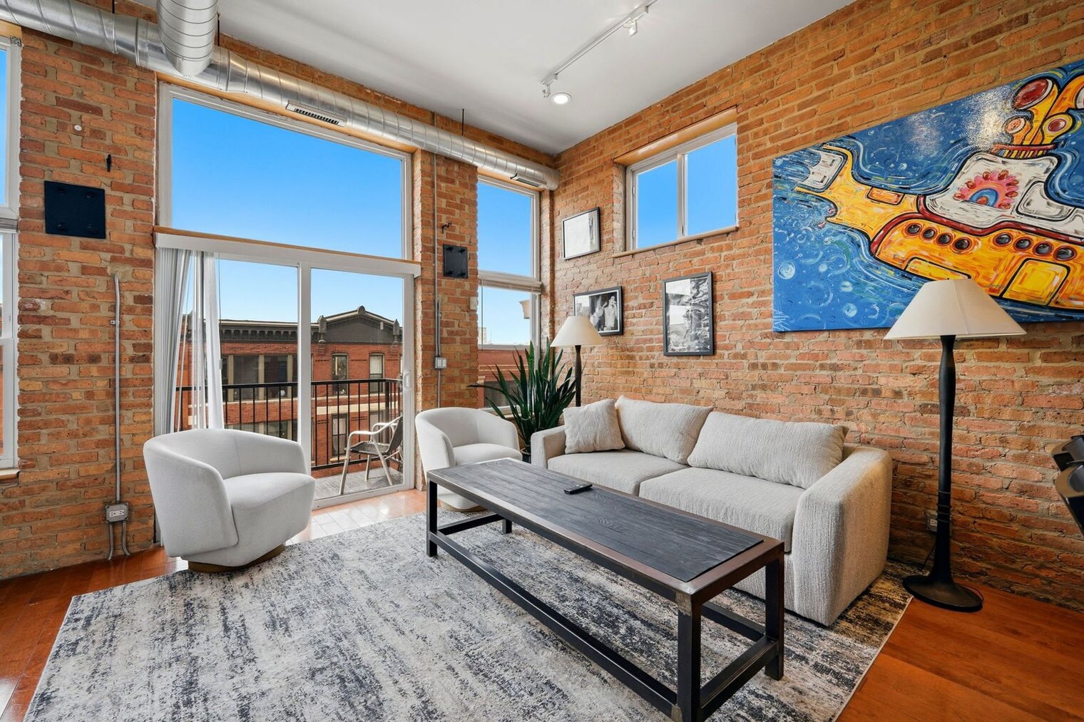 Building Photo - 1541 N Milwaukee Ave