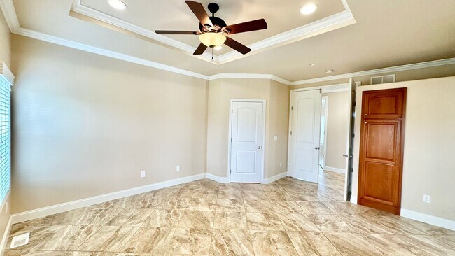 Building Photo - Stunning Single-Story with Spacious Deck, Panoramic Views, on Gated/Fenced Property!