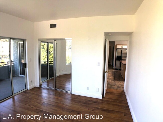 Building Photo - 1890-1896 Silver Lake Blvd