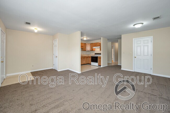 Building Photo - 484 Grey Hill Rd