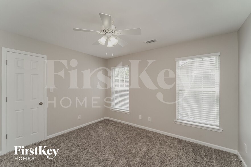 Building Photo - 16025 Lavenham Rd