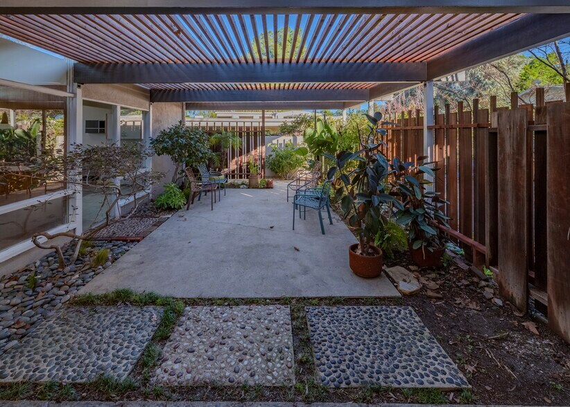 Building Photo - 16703 Alginet Pl