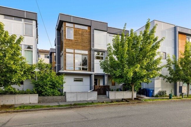 Building Photo - 223 NW 87th St