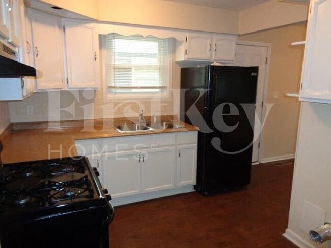 Building Photo - 14708 Shepard Dr