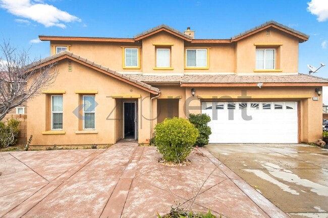 Building Photo - 619 W Ave H 13