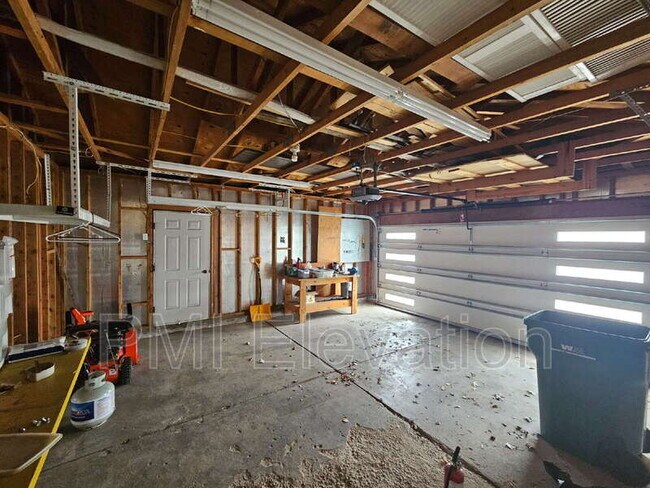 Building Photo - 7411 S Carr Ct