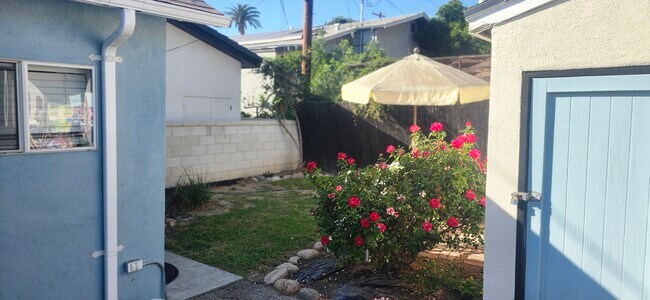 Building Photo - 826 Orange Grove Pl