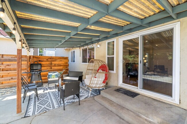 Building Photo - 945 Kingfisher Dr