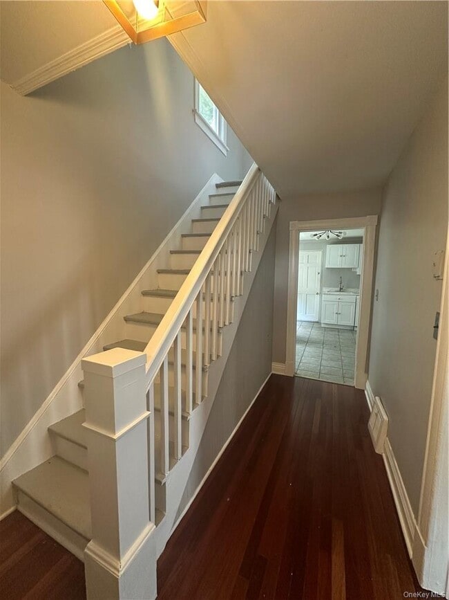 Building Photo - 20 Van Buren St