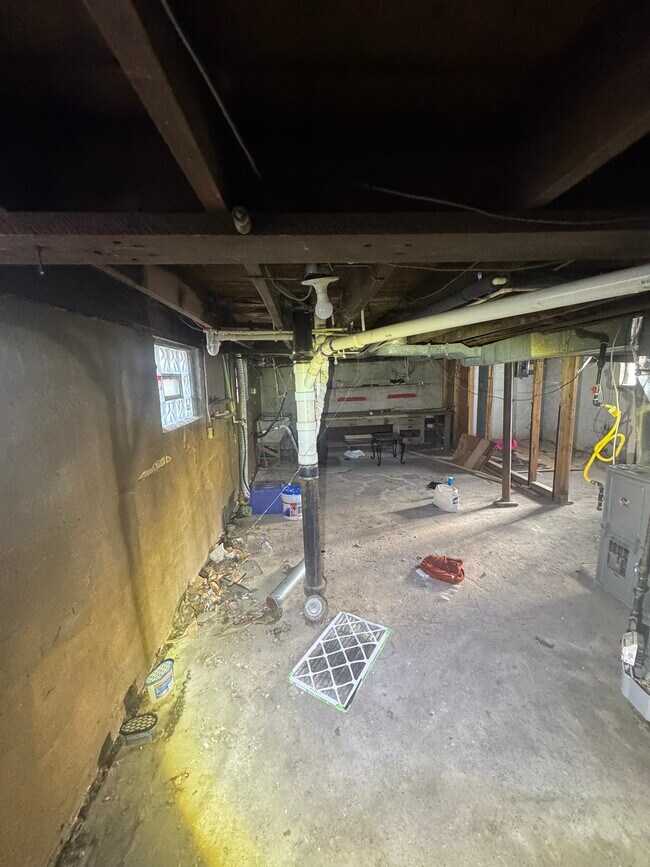 Building Photo - 1601 Mabel Ave