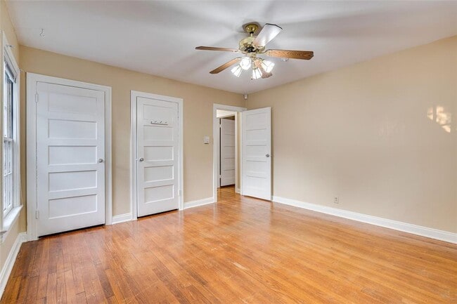 Building Photo - 1011 E 49th St