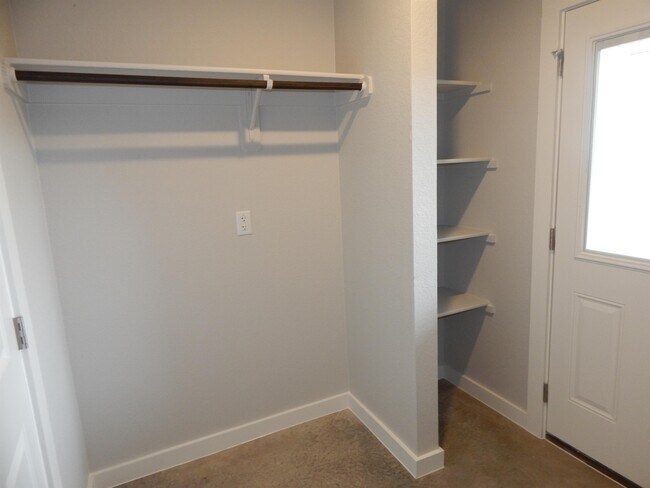 Building Photo - 1415 Shoshoni Trail