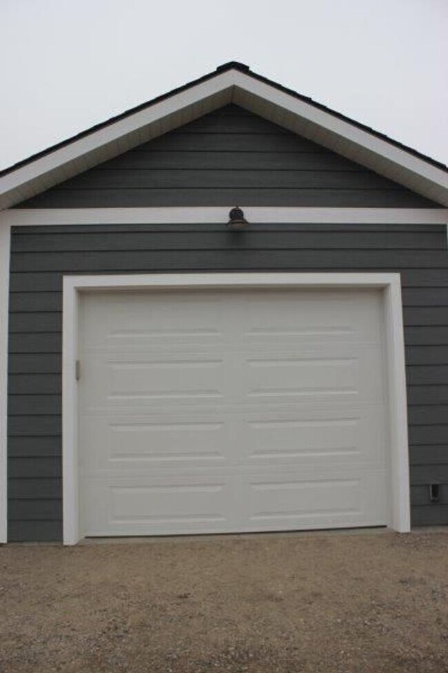 Building Photo - 710 N 12th St