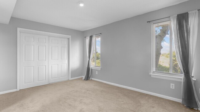 Building Photo - 9506 13th Bay St