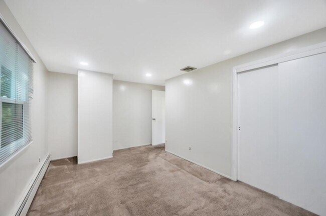 Building Photo - 38 Barker Dr