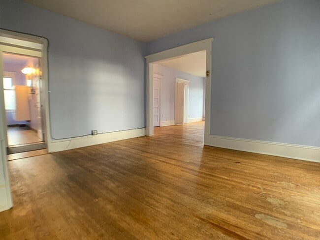 Building Photo - 621 23rd Ave E