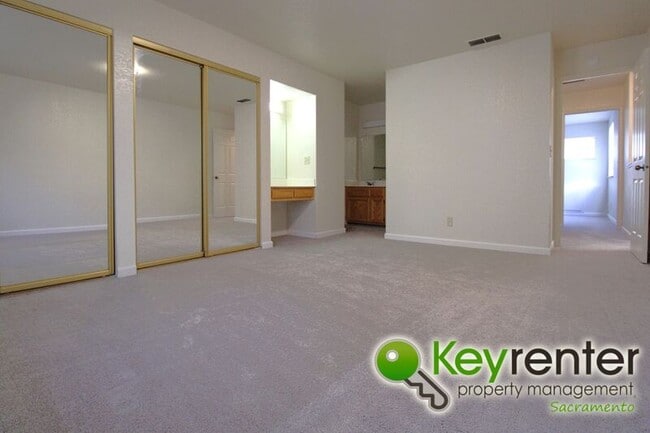 Building Photo - 8021 Sawgrass Cir