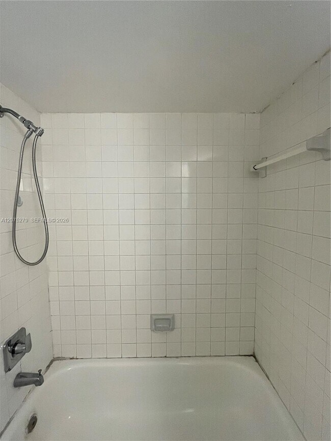 Building Photo - 3252 Foxcroft Rd