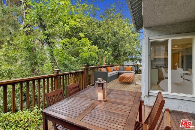 Building Photo - 2781 Woodwardia Dr