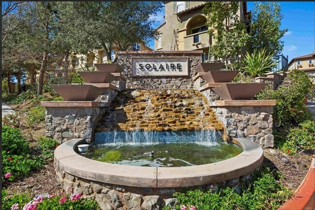 Building Photo - Luxury Townhome in Solaire/Old Creek Ranch...