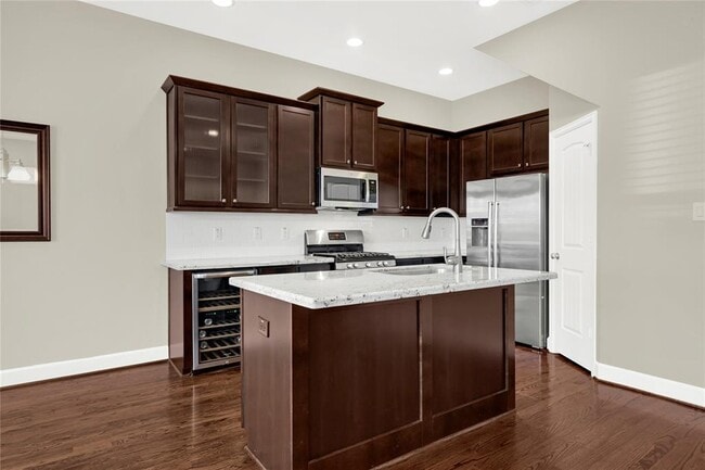 Building Photo - 1333 W 23rd St
