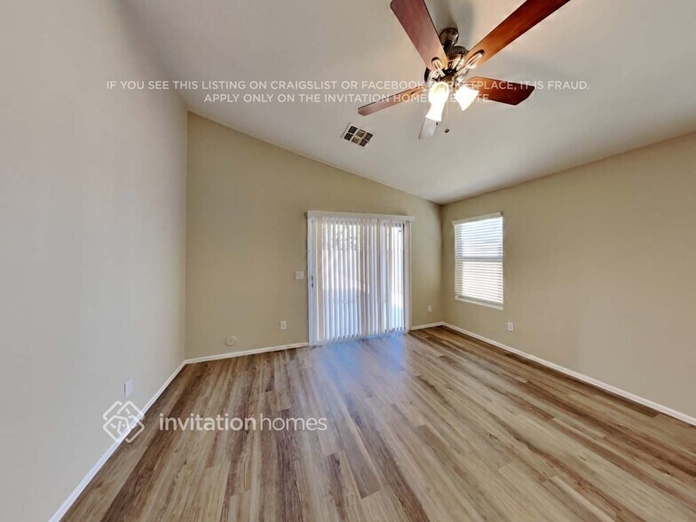 Building Photo - 7820 S 48th Dr