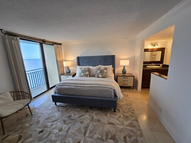 Building Photo - 5460 N Ocean Dr
