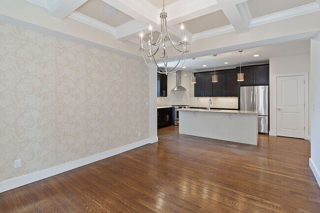Building Photo - 3739 Hyde Park Ave