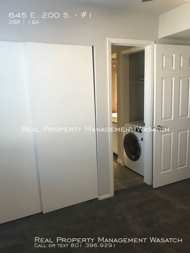 Building Photo - Move In Special $600 Off First Months Rent!