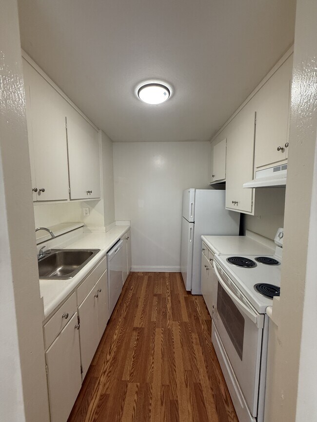 Building Photo - 2632 Warring St