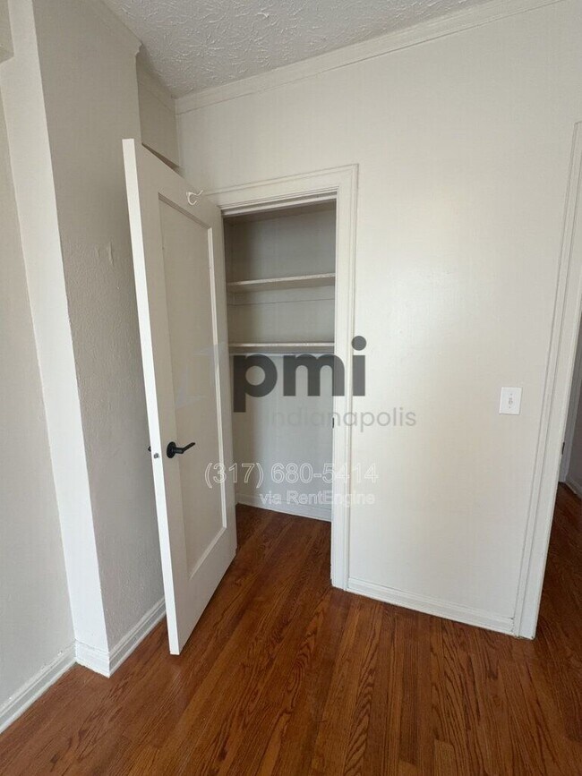 Building Photo - 1 W 28th St