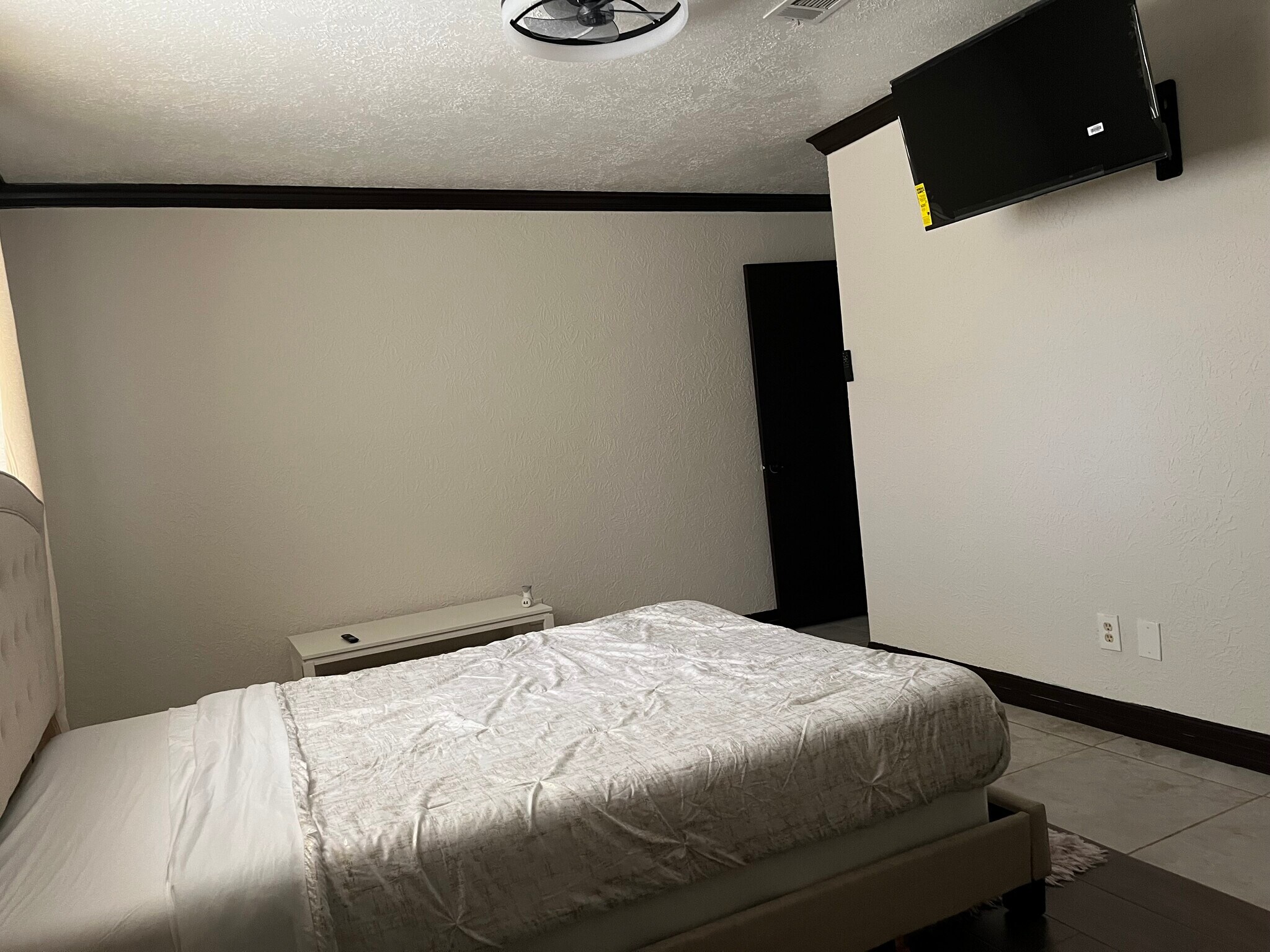 Building Photo - 3503 Canterbury Dr