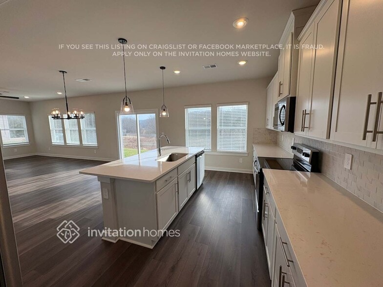 Building Photo - 1318 Bluffton Cir