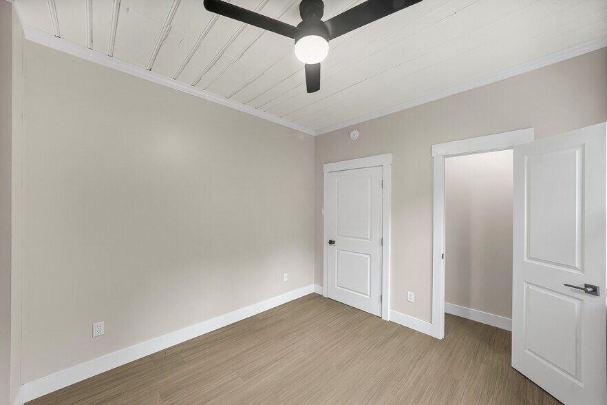 Building Photo - 71 Dreamland Park Dr