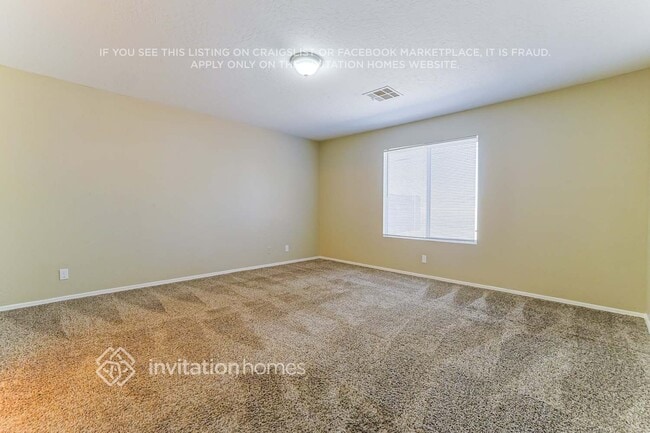 Building Photo - 504 N Hassett