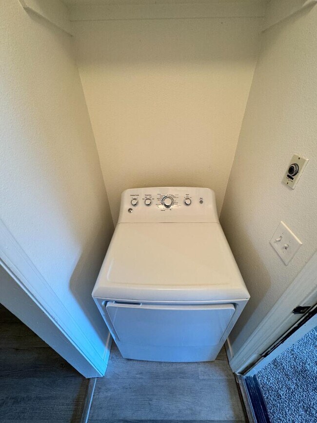 Building Photo - 5561 S Caper Pl