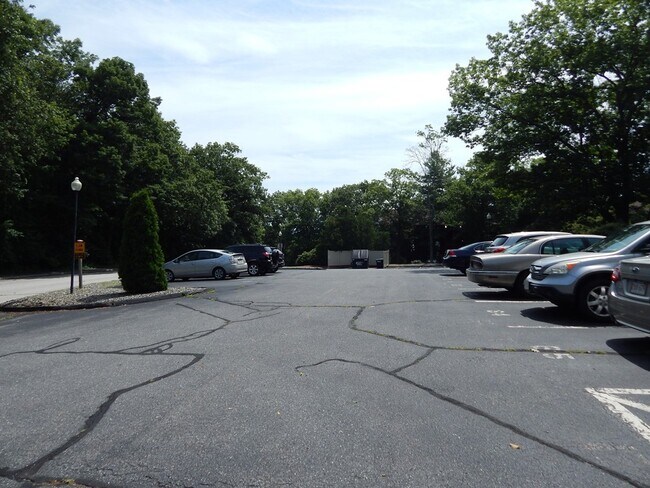 Building Photo - 340 Sunderland Rd