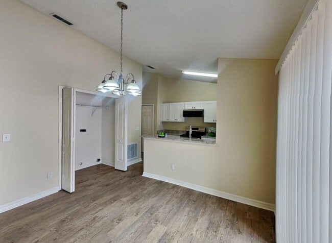 Building Photo - 3651 SW Voyager St