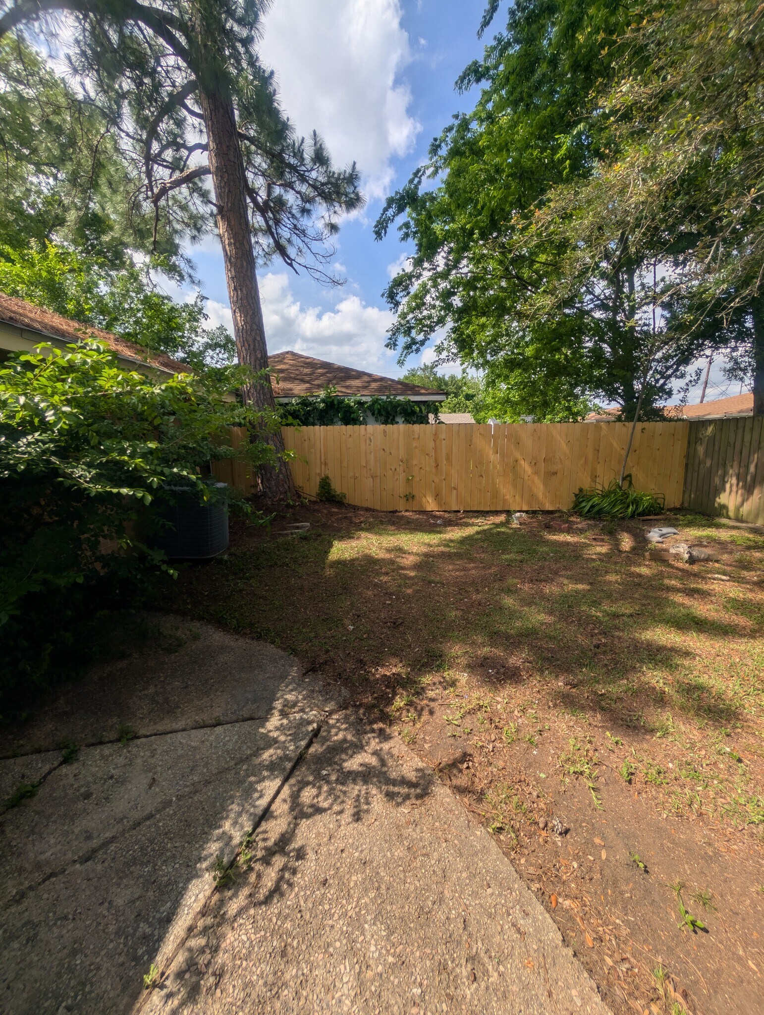 Building Photo - 5011 Warren Dr