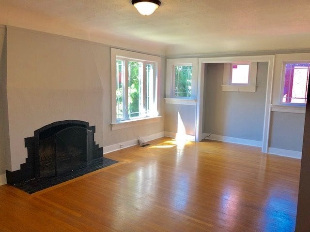 Building Photo - Madrona Charmer!