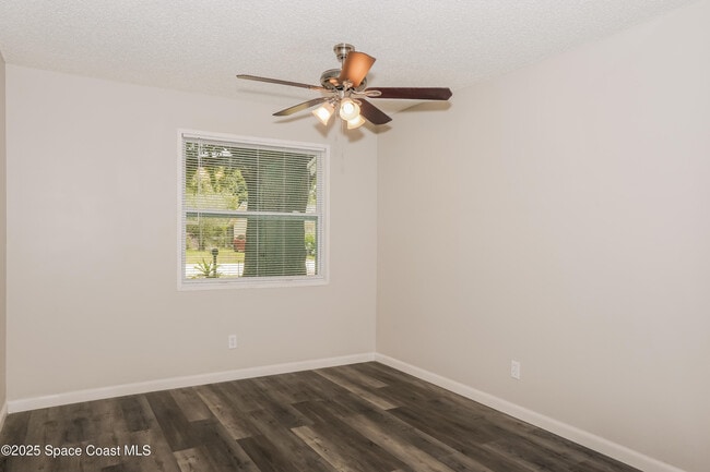 Building Photo - 3216 1st Pl